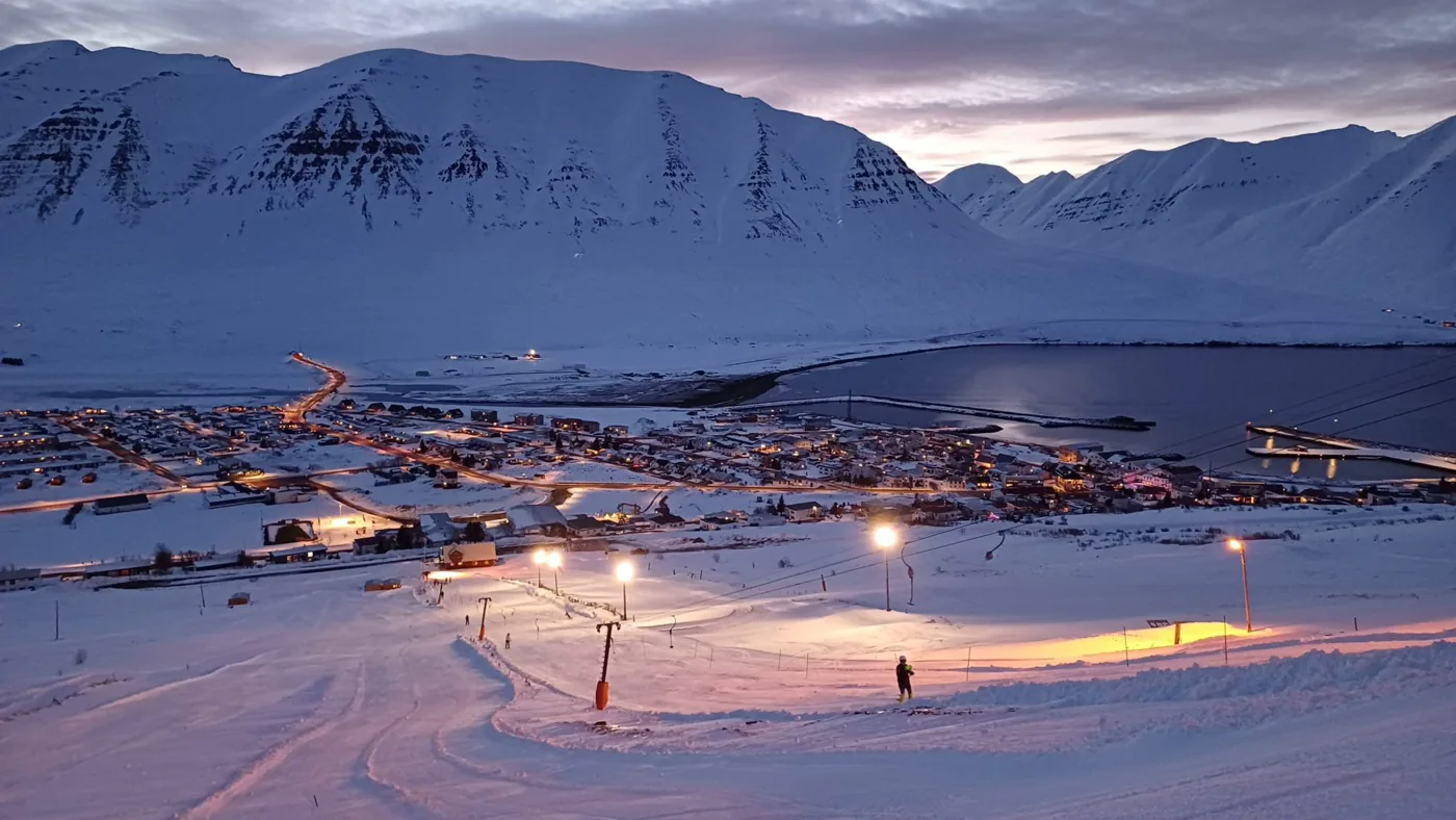 Skíðagöngubraut troðin við Ólafsfjarðarvatn – Tindaöxl og Bárubraut lokuð í dag